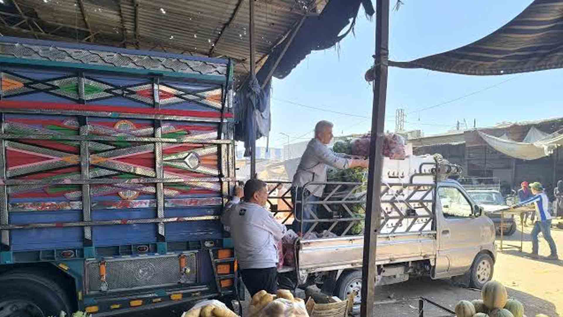 شح المازوت وغلاؤه يُضاعف أجور نقل الخضر بدمشق