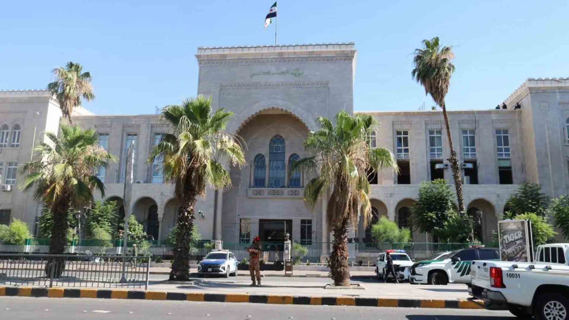 “محكمة العدالة الانتقالية” عقدت اليوم أربع جلسات.. ومصطفى لـ “الوطن”: أداء المحكمة ممتاز